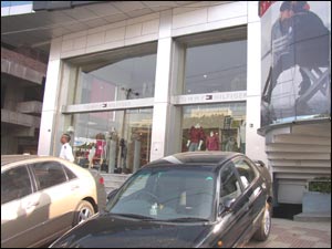 Find list of Tommy Hilfiger in Hyderabad - Tommy Hilfiger Stores