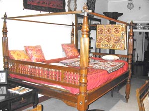 Art Antiqua (Antiques)