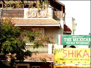 COCO'S Bar & Grill