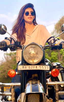 Dhak Dhak (hindi) - cast, music, director, release date