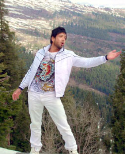 Hum Tum Dushman Dushman (hindi) - cast, music, director, release date