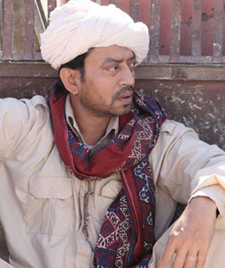 Madaari (hindi) - show timings, theatres list