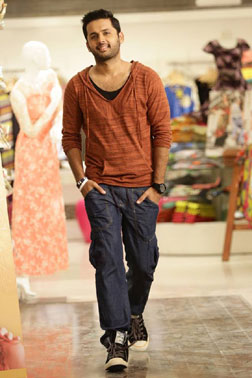 Chinnadana Nee Kosam (telugu) reviews