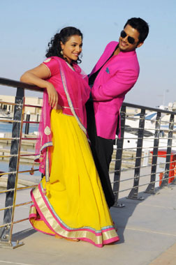 Gunde Jaari Gallanthayyinde (telugu) reviews