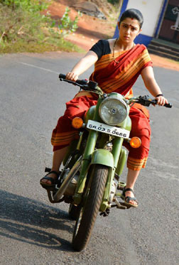 Jyothi Lakshmi (telugu) reviews
